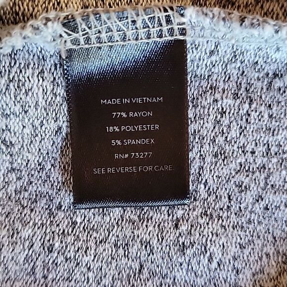 Simply Vera Wang sweater Size PS - Picture 7 of 9